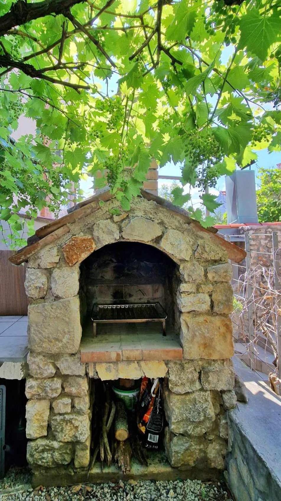 Holiday Place Veli Dvor - Vacation House With Private Garden In Old Town Punat Bagian luar foto