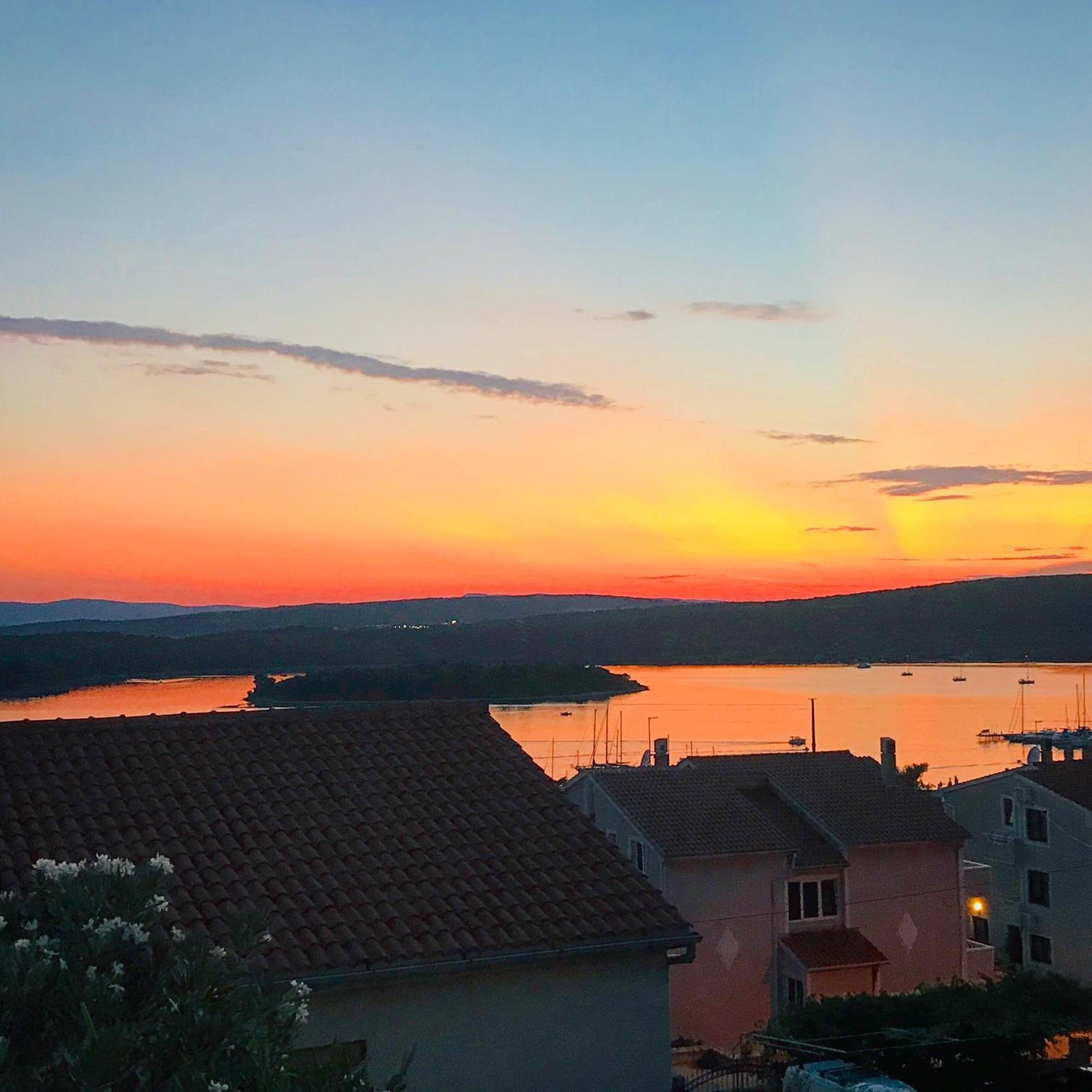 Holiday Place Veli Dvor - Vacation House With Private Garden In Old Town Punat Bagian luar foto